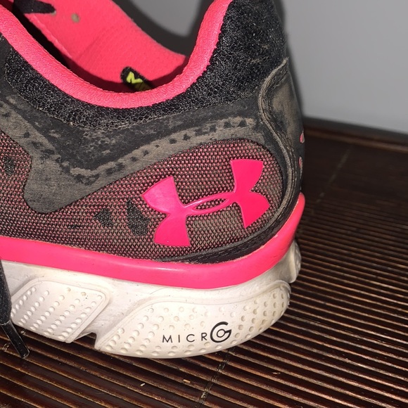 Under Armour Women’s Micro G Shoes 7.5 - Picture 7 of 7